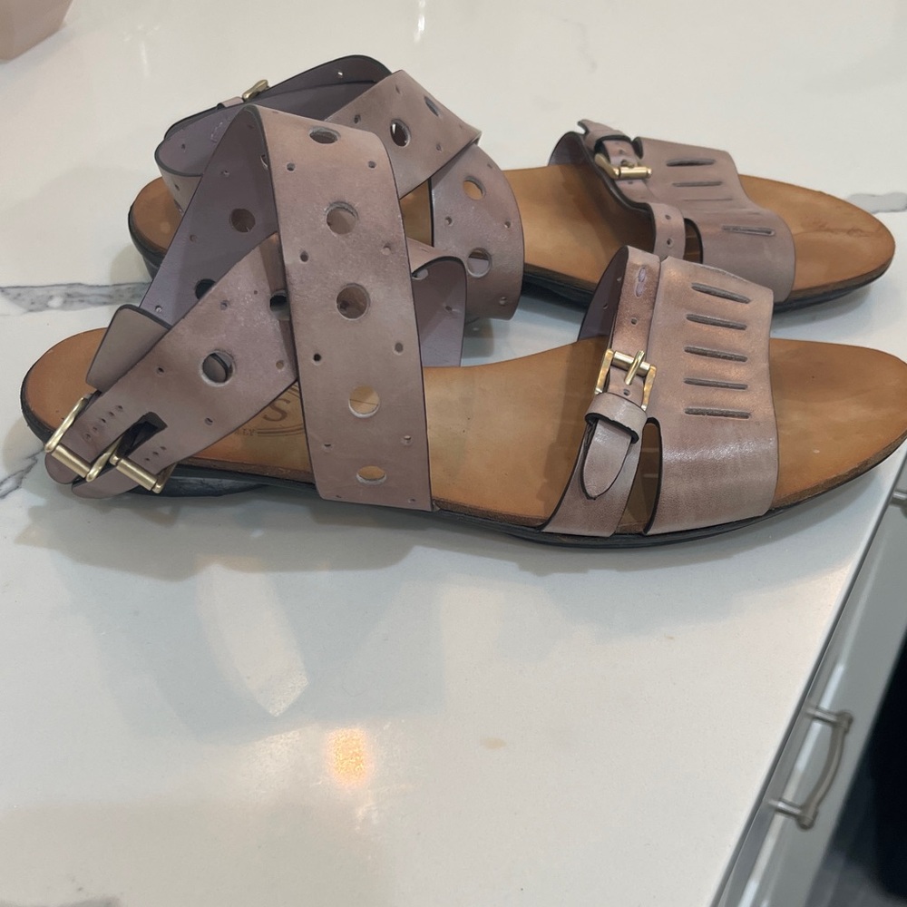 Tod's Women's Sandals in Taupe with Perforated Design